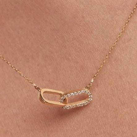 14k solid gold diamond paperclip necklace closeup, natural diamond 0.10ct VS2 clarity
