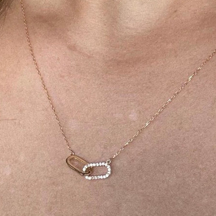 14k solid gold diamond interlocking paperclip necklace detail, F-G color VS2 clarity natural diamond
